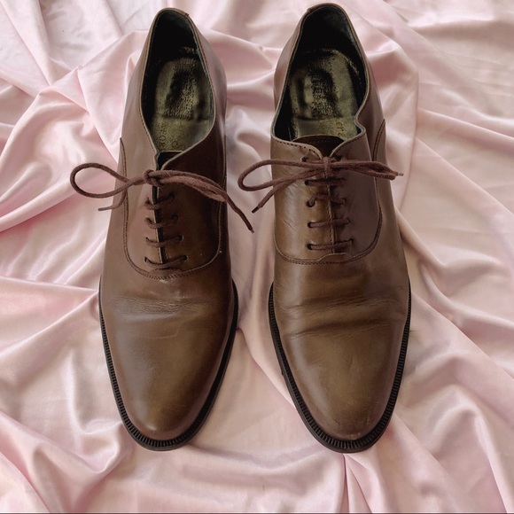 Vintage Italian made oxfords with a cute little heel - Picture 3 of 4